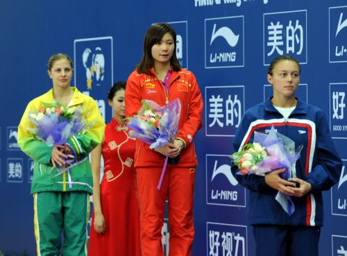 He Zi wins women's 3m springboard at FINA Diving World Series