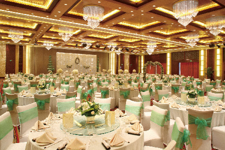 5 Shandong hotels jointly hold wedding show