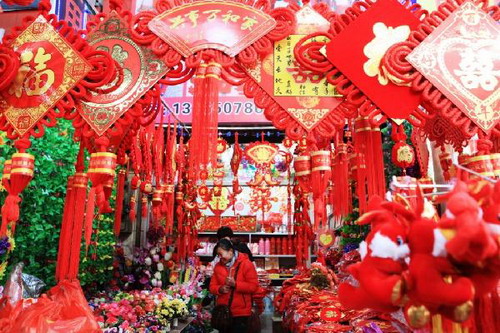 Preparing for a red, happy Spring Festival