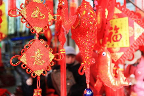 Preparing for a red, happy Spring Festival