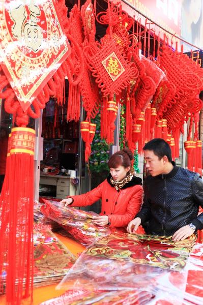 Preparing for a red, happy Spring Festival