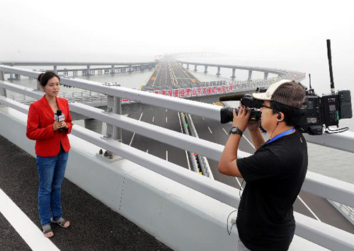 World's longest cross-sea bridge opens in Qingdao
