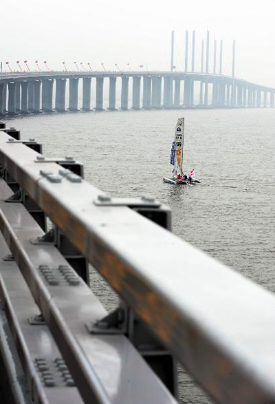 World's longest cross-sea bridge opens in Qingdao