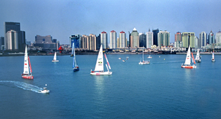 Qingdao International Sailing Regatta set off in Weihai