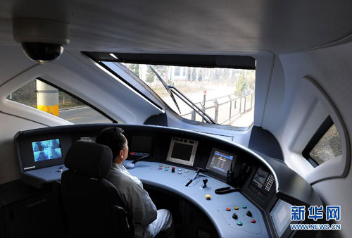 CRH6 intercity train tested in Qingdao