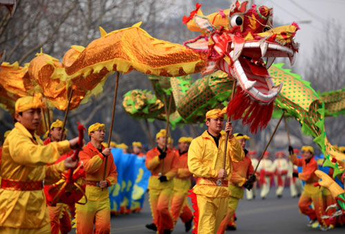 Parades celebrate Lantern Festival in Jimo