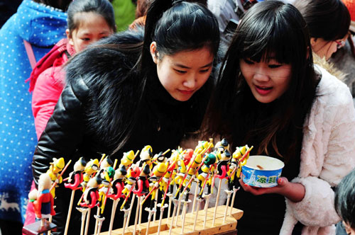 Qingdao Candied Haw Festival welcomes visitors