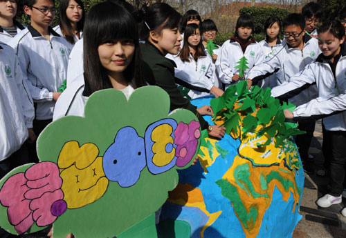 Volunteers build green 'China Dream'