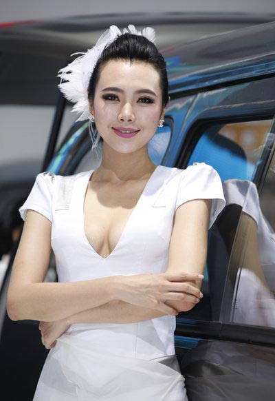 Models at Qingdao auto show 2013