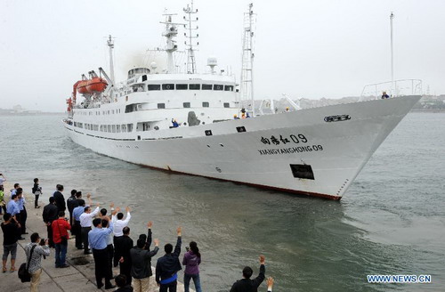Mother vessel leaves Qingdao to receive <EM>Jiaolong</EM>