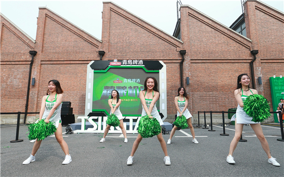 Tsingtao beer mobile brewery reaches Shanghai drinkers