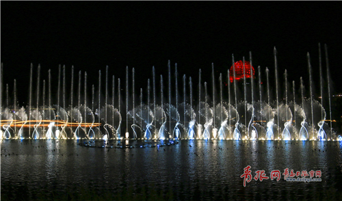 Amazing water show shines in Licang