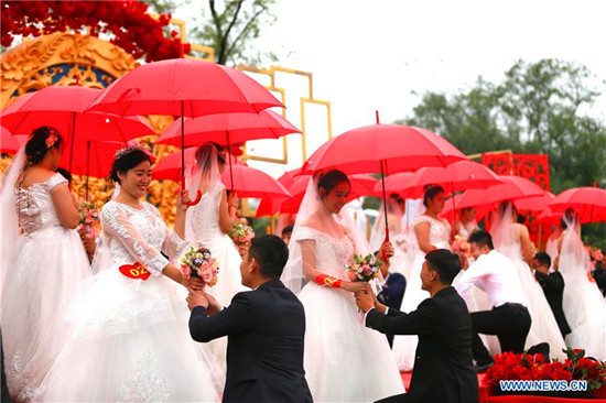 Group wedding ceremony held in Qingdao
