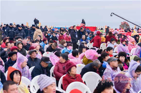 Qingdao fishermen celebrate Dragon King's birthday