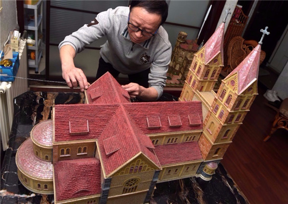 Shell-made miniature architectural models of Qingdao